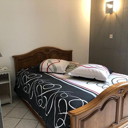 Aux Berges Du Doubs Bed & Breakfast Ougney-Douvot ภายนอก รูปภาพ