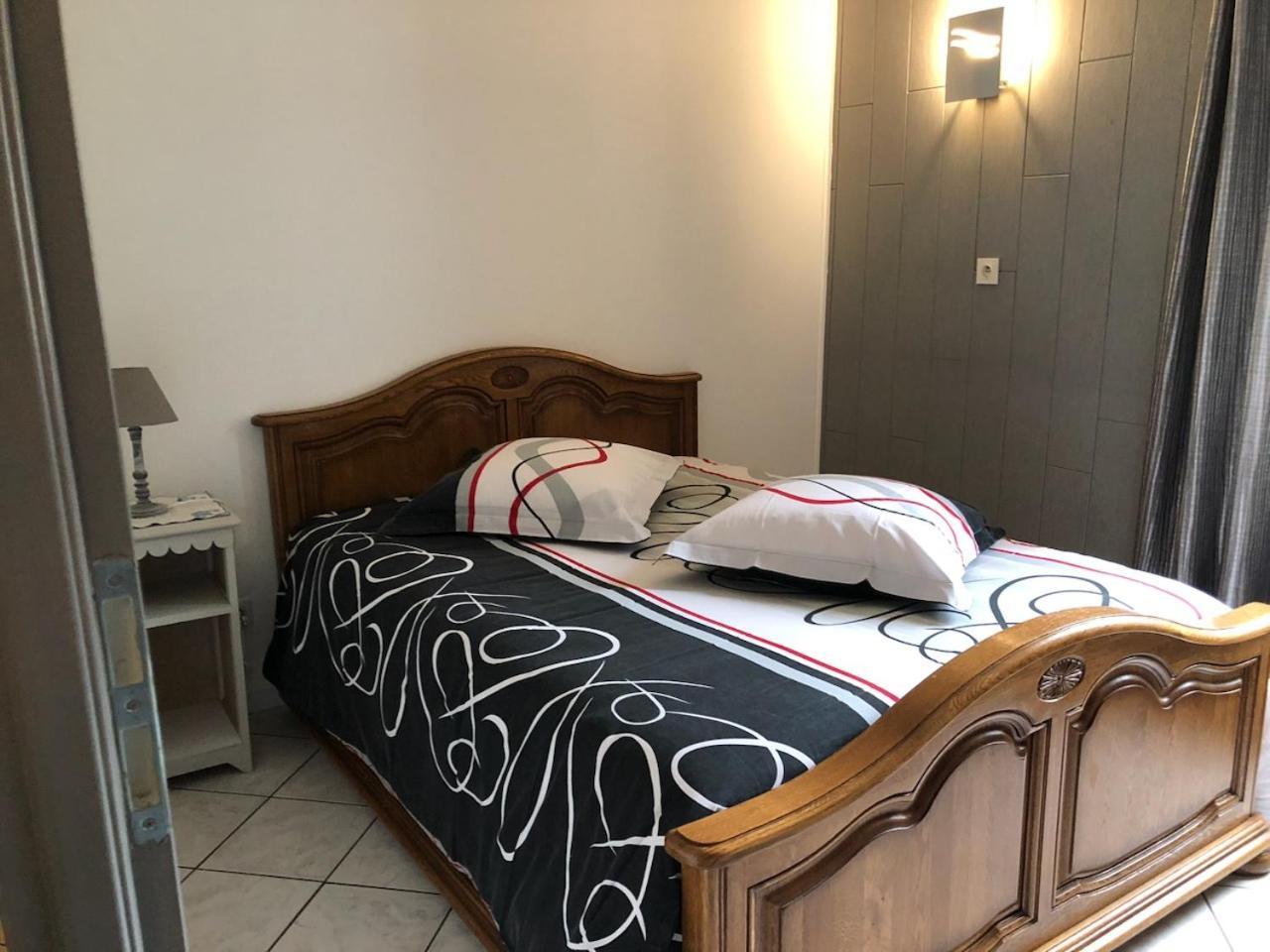 Aux Berges Du Doubs Bed & Breakfast Ougney-Douvot ภายนอก รูปภาพ