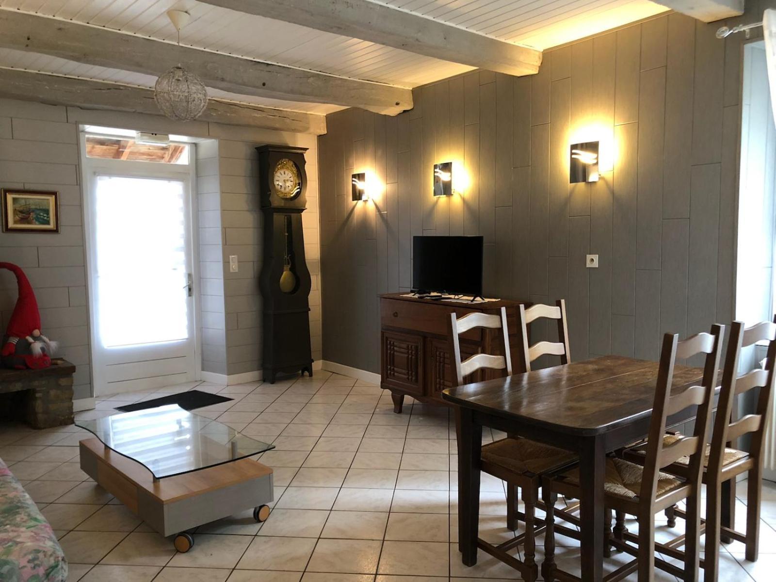 Aux Berges Du Doubs Bed & Breakfast Ougney-Douvot ภายนอก รูปภาพ